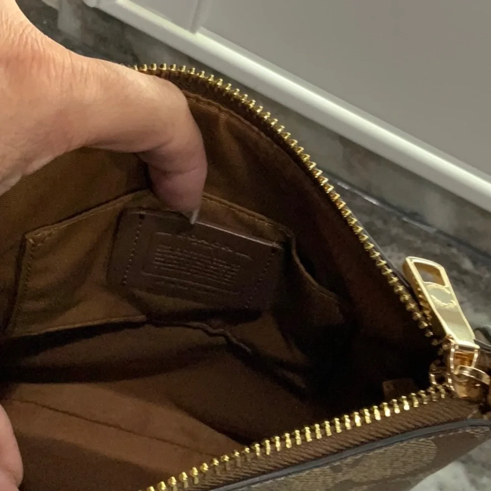 Coach Signature Brown Crossbody Bag - Picture 3 of 6